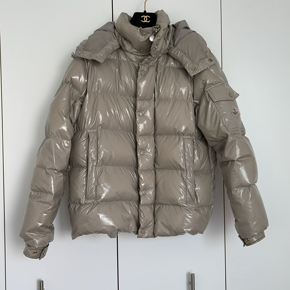 Moncler Down Jacket - Picture 5 of 9